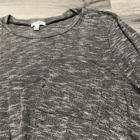 Love, fire Grey Heather Long Sleeve Top with Twist in the Front - Picture 7 of 9